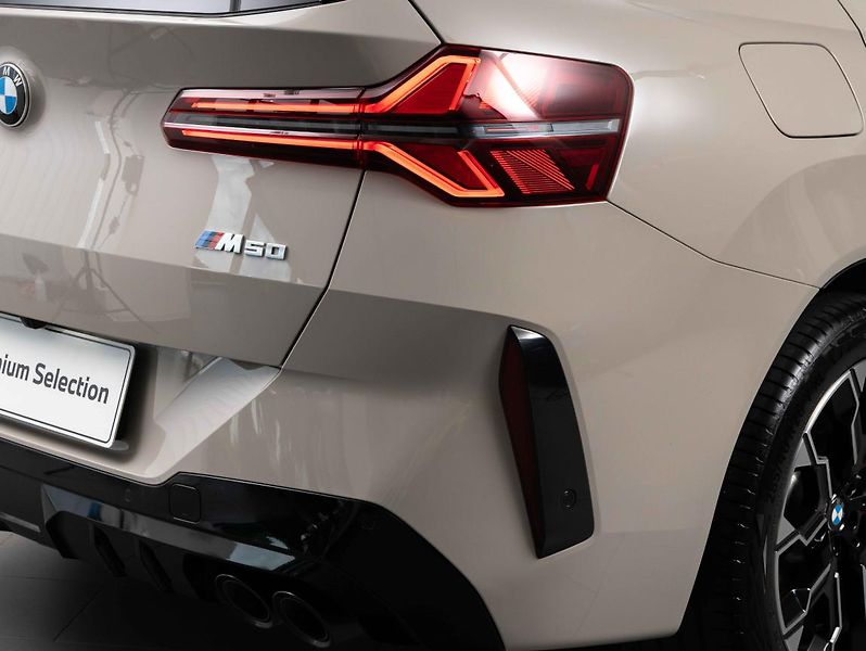 BMW X3 M50 xDrive - fotka 9 z 24