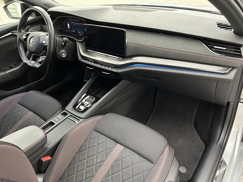 Škoda Octavia 2.0 TDI RS - fotka 32 z 33
