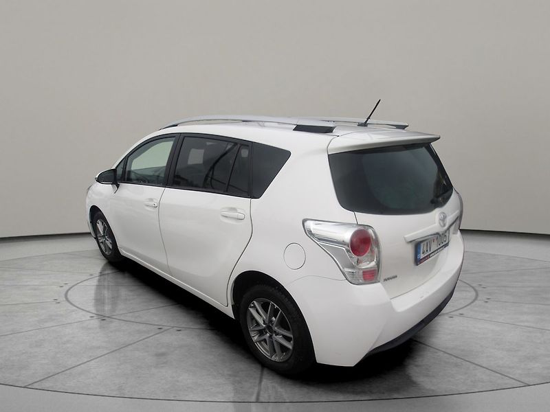 Toyota Verso 1,6 D4D 82kW Nové v ČR! 2xkola - fotka 7 z 30