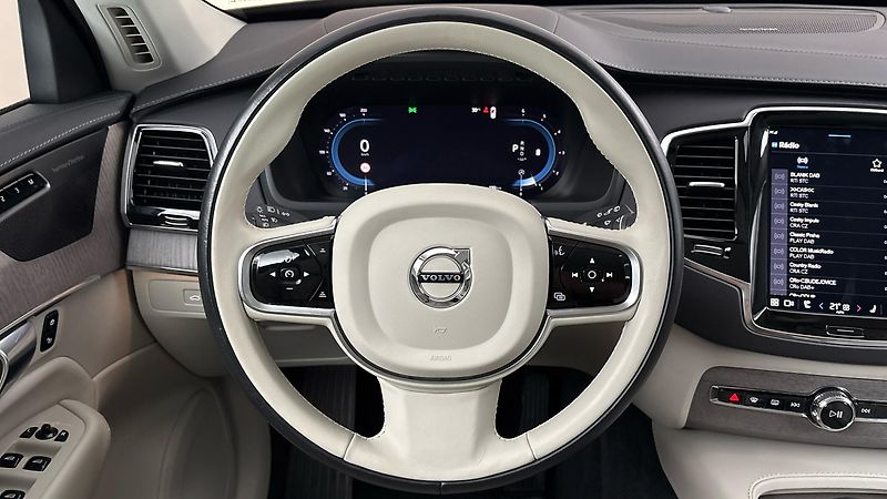 Volvo XC90 2.0 B5 AUT AWD Plus Bright - fotka 9 z 30