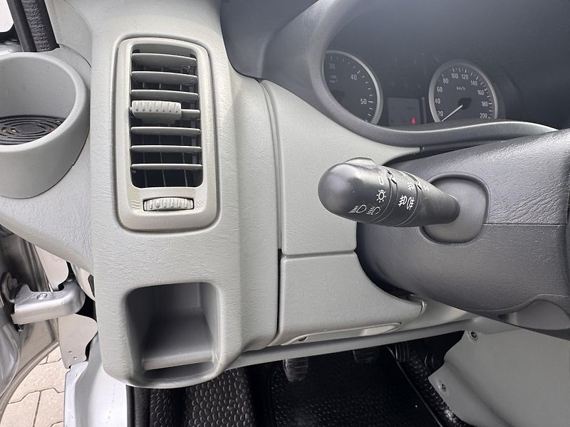 Opel Vivaro 2.0CDTI 84Kw L2 - 9.Mist - fotka 11 z 17