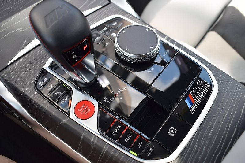 BMW M4 (2022) Competition/Carbon/MatBílá - fotka 22 z 65