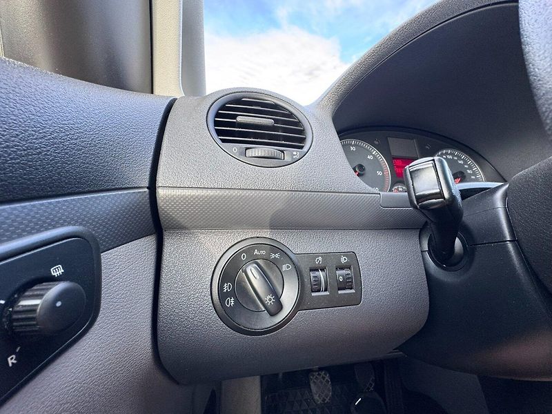 Volkswagen Caddy (2009) 1,9 TDI 77 KW 2X ŠOUPAČKY STK - fotka 27 z 45