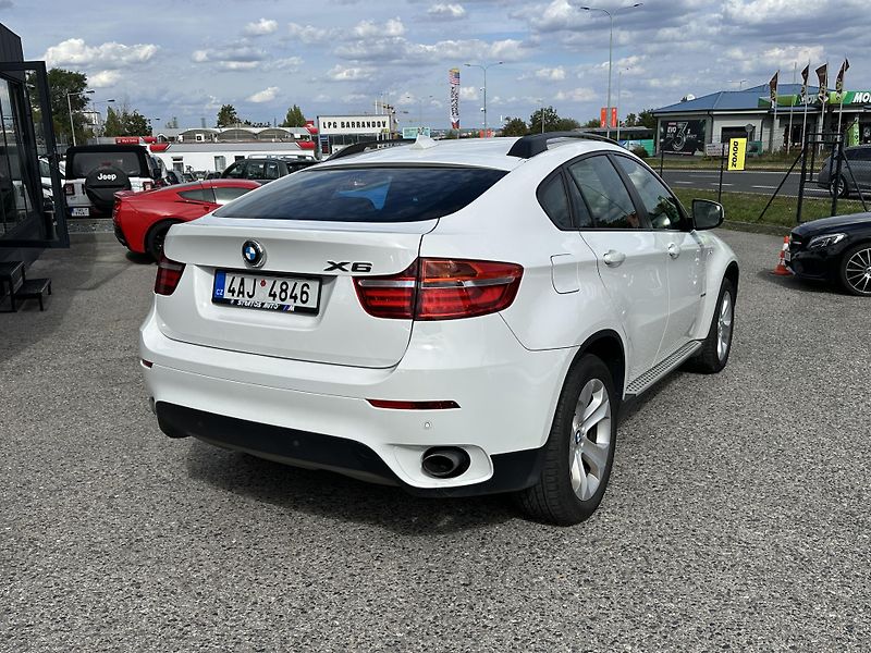 BMW X6 (2014) BMW X6 xDrive30d 2014 - fotka 7 z 18