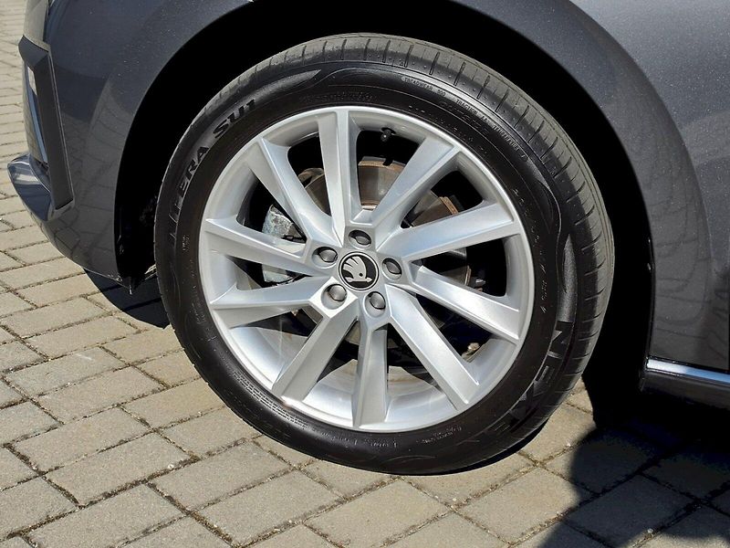 Škoda Scala (2025) 1,5TSI 110KW TOP SELECTION - fotka 30 z 33
