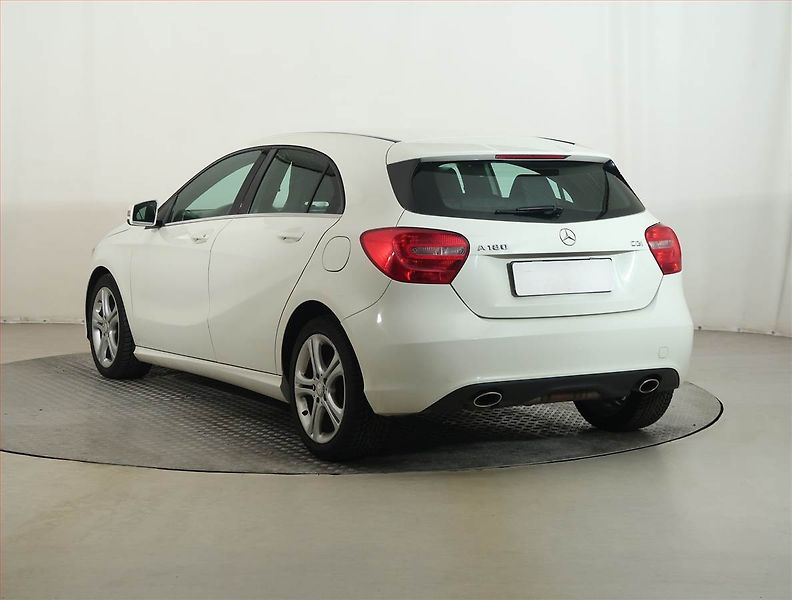 Mercedes-Benz Třídy A (2013) A 180 CDI, Automat, Tempomat - fotka 4 z 15