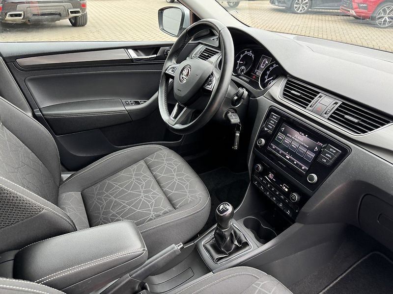 Škoda Rapid (2018) 1.0TSi Xenony Digi Klima DAB - fotka 16 z 48