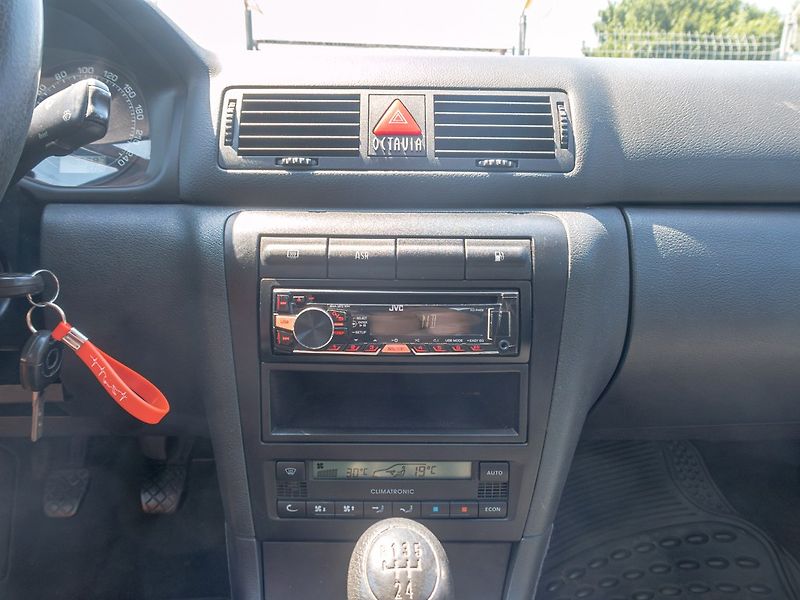 Škoda Octavia (2003) 1.6MPI 75KW – PO ROZVODECH - fotka 16 z 30