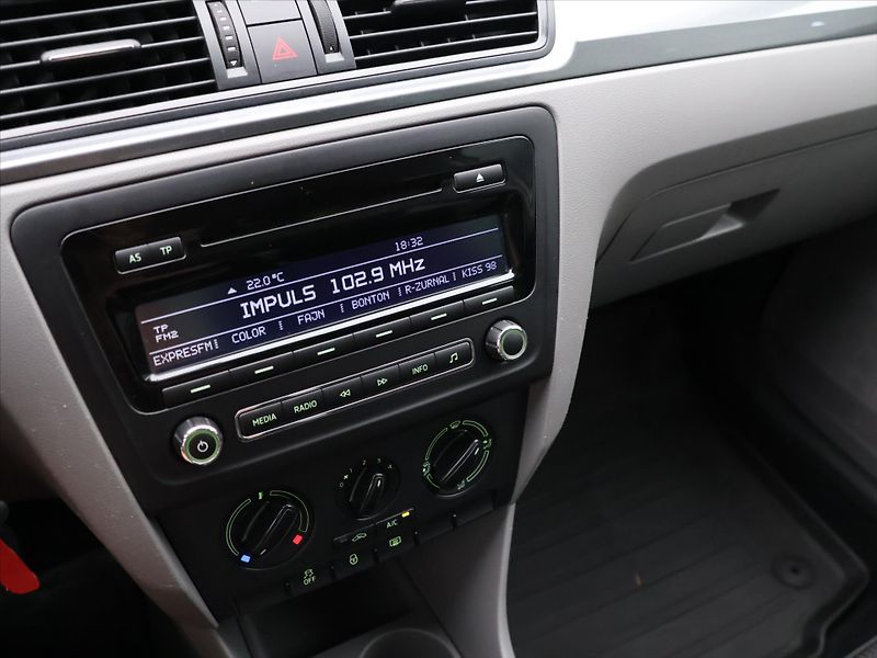 Škoda Rapid 1,2 TSI 63kW Ambition Fresh - fotka 17 z 27