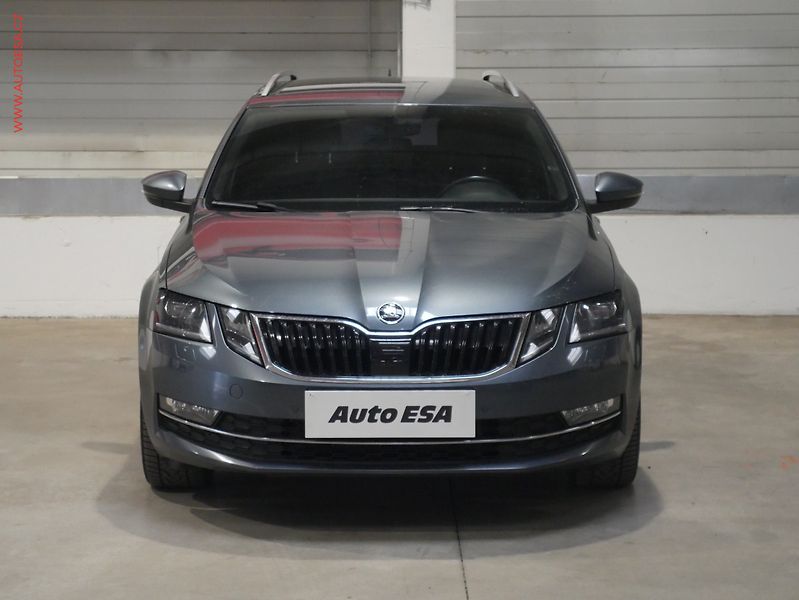 Škoda Octavia (2018) 2.0TSi, ČR, L&K, DSG, LED - fotka 2 z 24