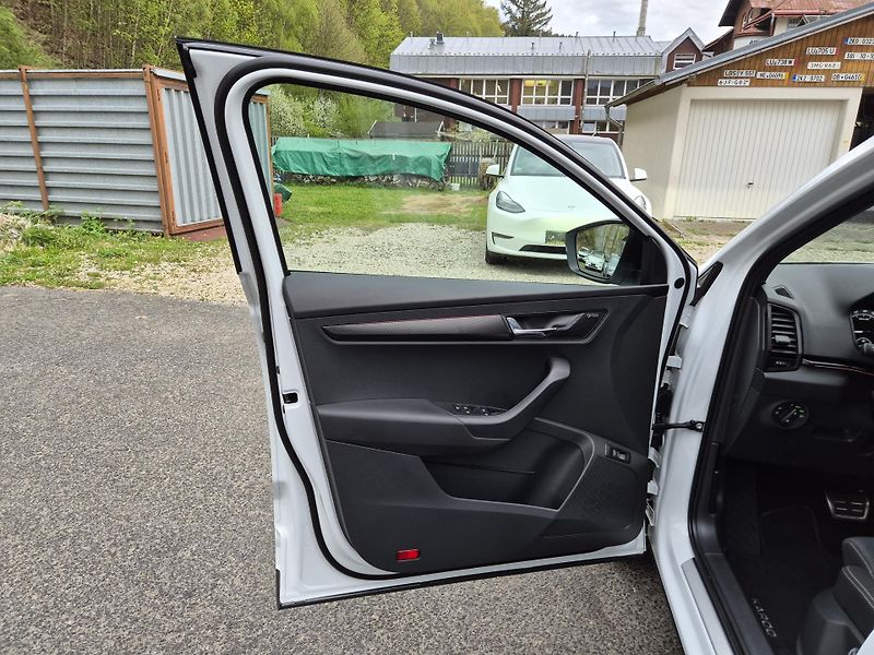 Škoda Karoq SPORTLINE 110kw 4x4 DSG   - fotka 36 z 47