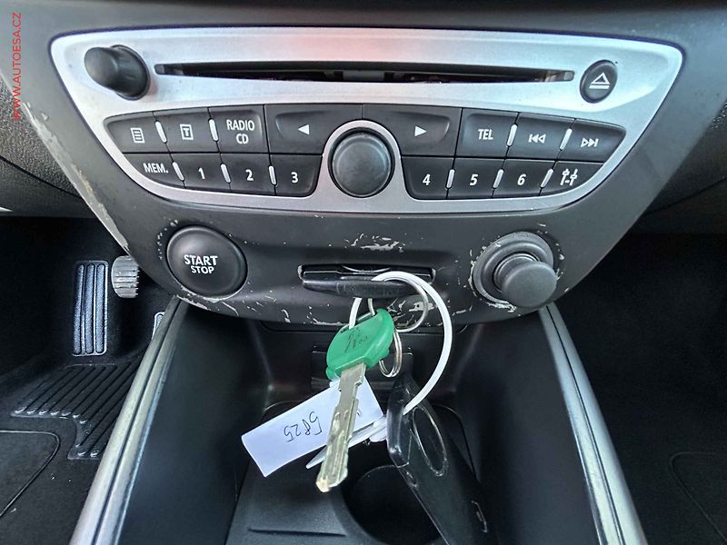 Renault Mégane (2009) 1.6 16V - fotka 14 z 16