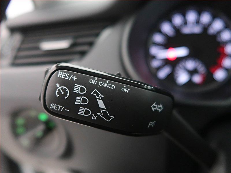 Škoda Octavia (2018) Ambition 1.6 TDI, Tempomat - fotka 14 z 16
