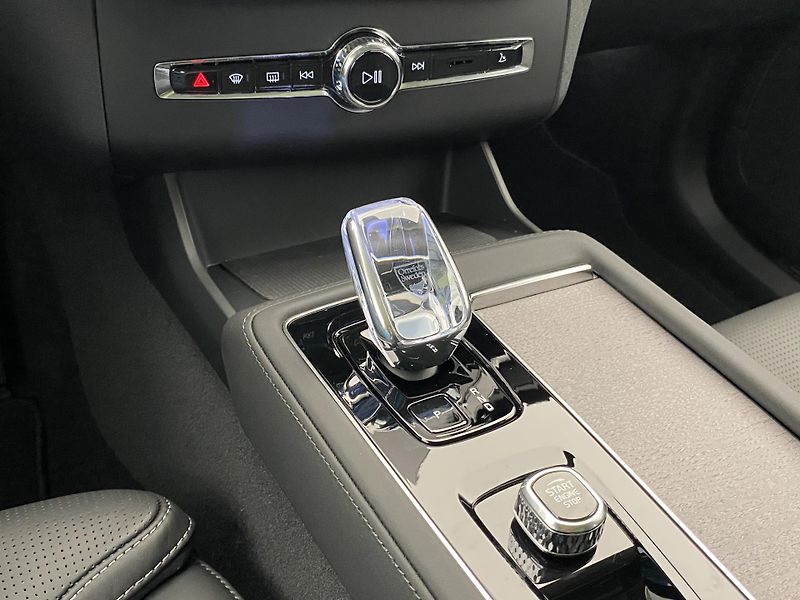 Volvo XC90 (2026) T8 AWD Plug-in DARK PLUS 7m - fotka 35 z 67
