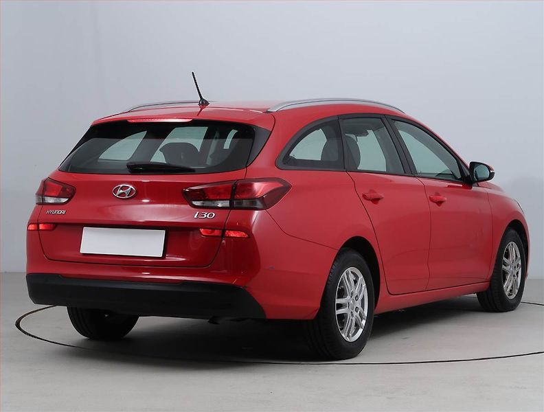 Hyundai i30 (2018) 1.6 CRDi, Tempomat - fotka 5 z 16