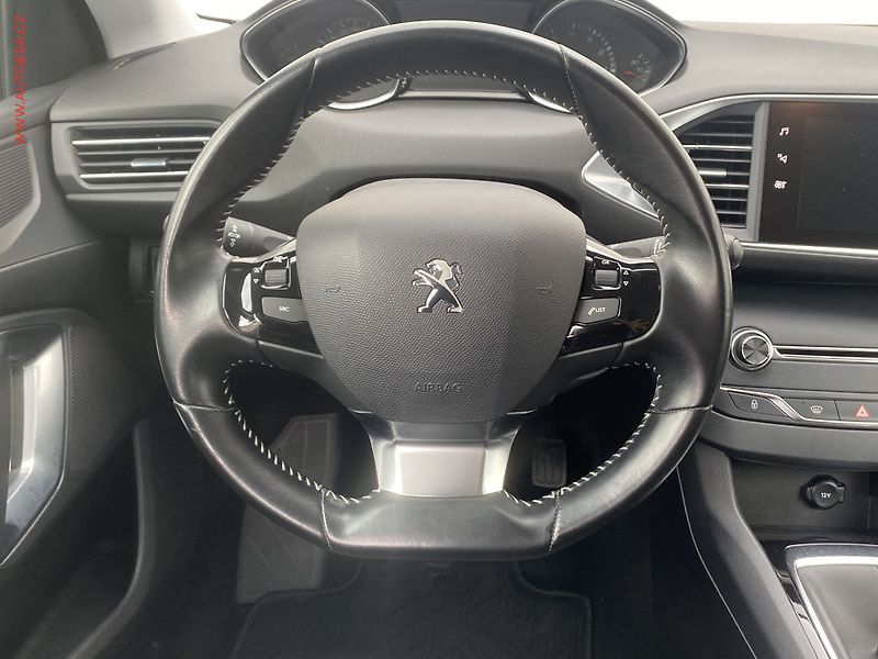 Peugeot 308 (2018) 1.2PT, Style, navi - fotka 11 z 18