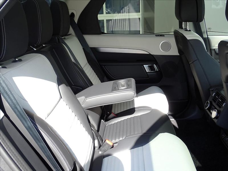 Land Rover Discovery 3,0 D350 GEMINI AWD - fotka 31 z 32