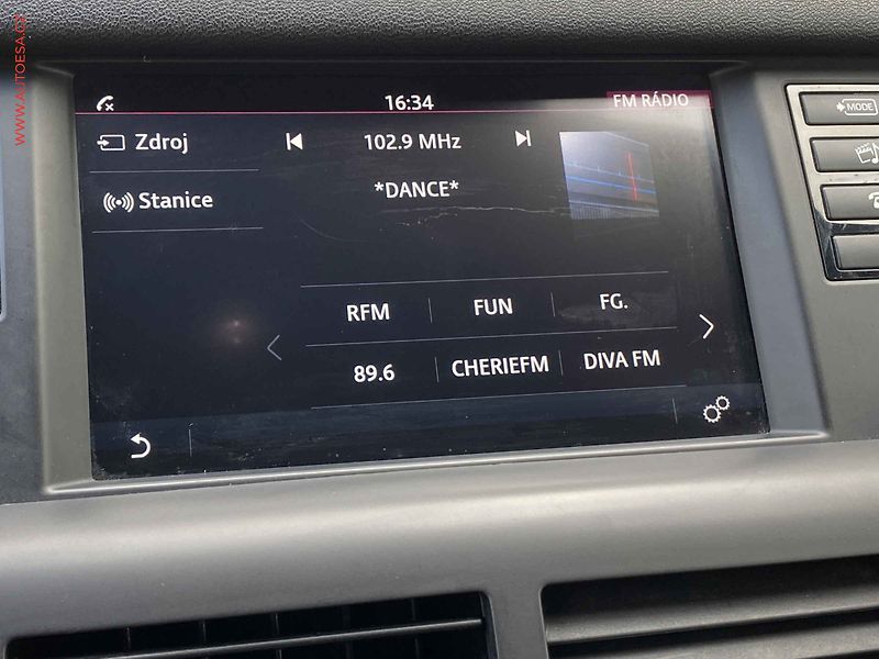 Land Rover Discovery Sport (2017) 2.0 TD4 4x4, AT, bixen, panor - fotka 21 z 21