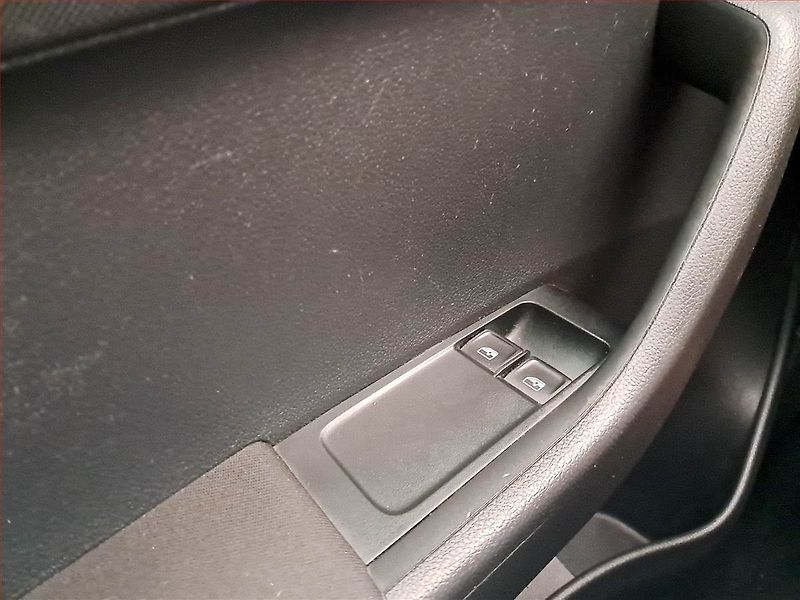 Škoda Fabia (2015) 1.4 TDI, Serv.kniha - fotka 15 z 15