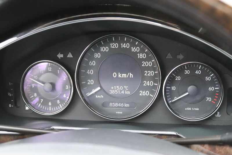 Mercedes-Benz CLS Mercedes-Benz CLS 500 V8 C219 - fotka 29 z 50