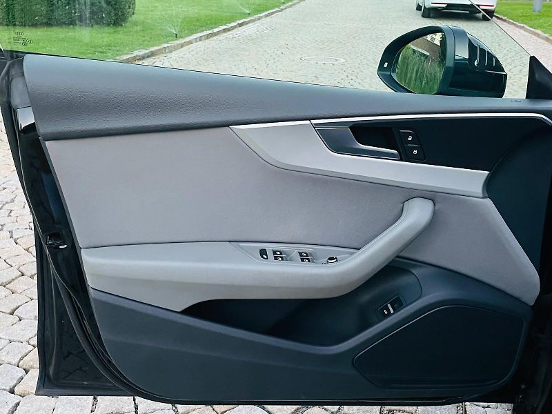 Audi A5 2.0i 140KW AUT KAMERY VÝHŘEV - fotka 31 z 52