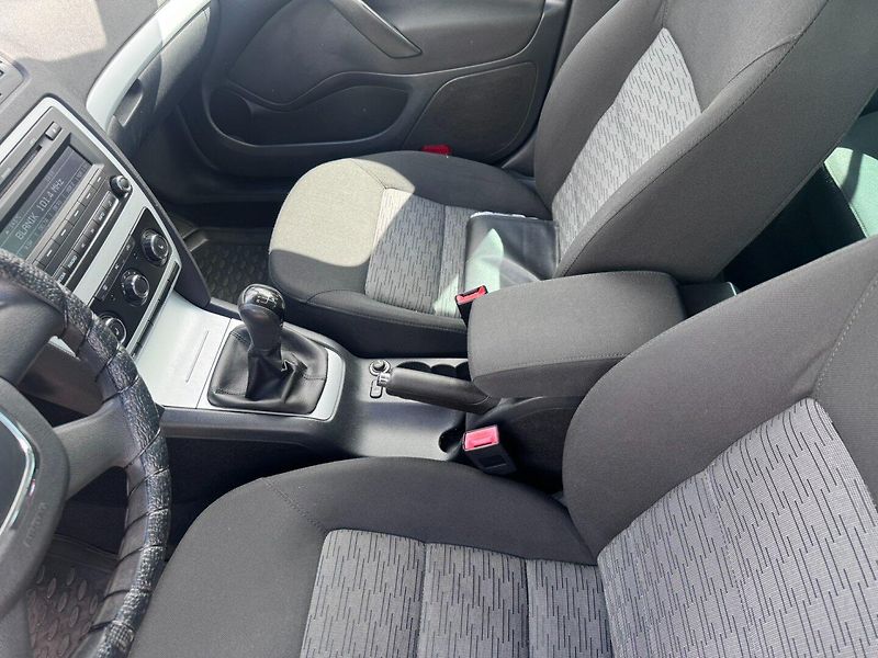 Škoda Octavia (2009) 1,4 TSI 90 KW STK KOLA - fotka 32 z 50