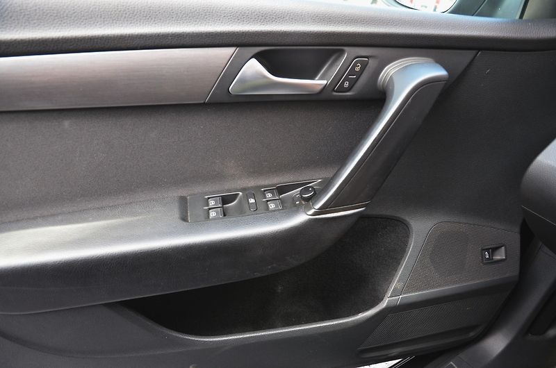Volkswagen Passat (2014) 2.0 TDi 103kW Bi-XENON / TAŽNÉ - fotka 25 z 39