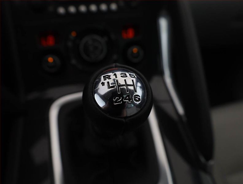 Peugeot 3008 (2010) 2.0 HDi, Tempomat - fotka 10 z 15