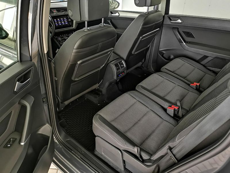 Volkswagen Touran (2017) 1,2 TSI NAVI 132Tkm ZÁRUKA DPH - fotka 15 z 24