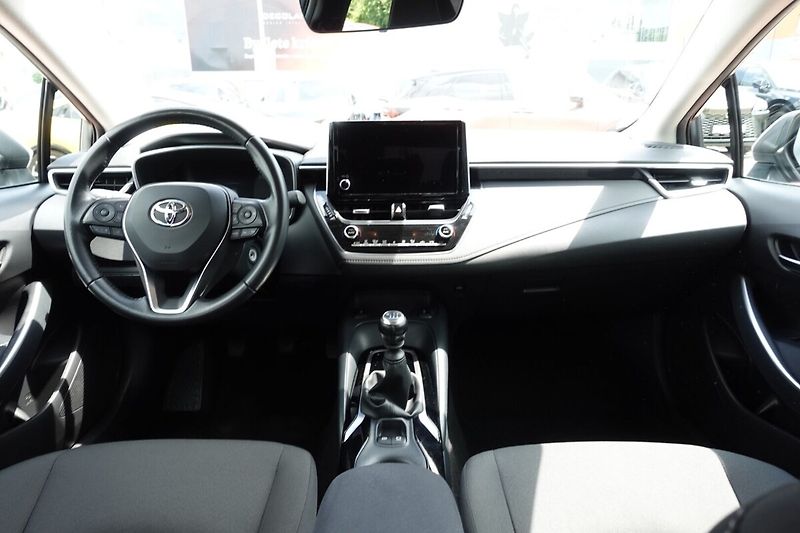 Toyota Corolla 1,5 BA M/T Comfort + Style + T - fotka 16 z 32