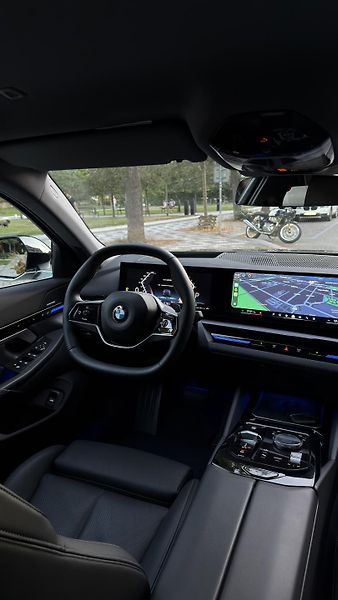 BMW Řada 5 (2025) - fotka 2 z 18