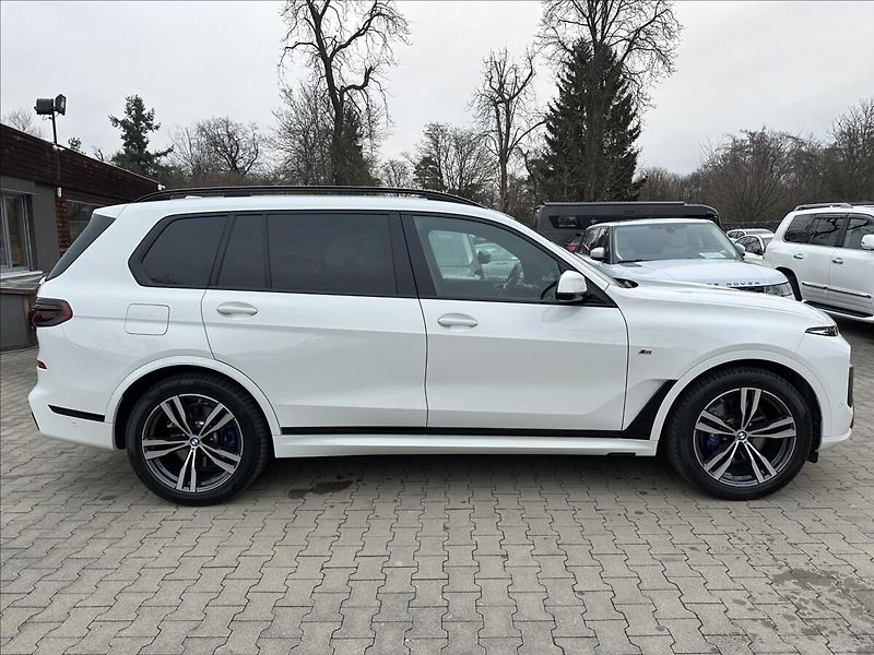 BMW X7 40d Msport Xdrive - fotka 5 z 43