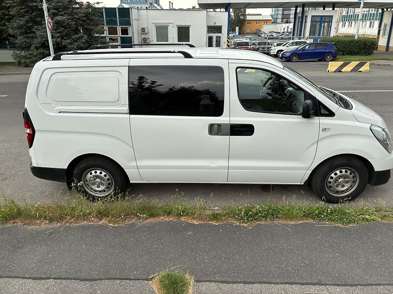 Hyundai H 1 (2016) 3+3 sedadla, prepazka - fotka 4 z 9