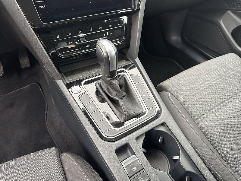 Volkswagen Passat (2022) Variant 2.0 TDI DSG Business - fotka 24 z 33
