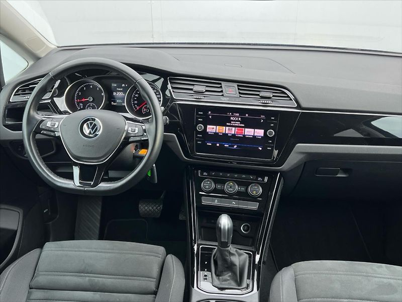 Volkswagen Touran 1,5 TSi 110kW 7DSG HIGHLINE - fotka 5 z 23