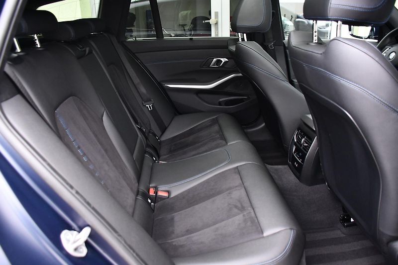 BMW Řada 3 320d xDrive MSPORT ČR 3LZÁRUKA - fotka 21 z 44
