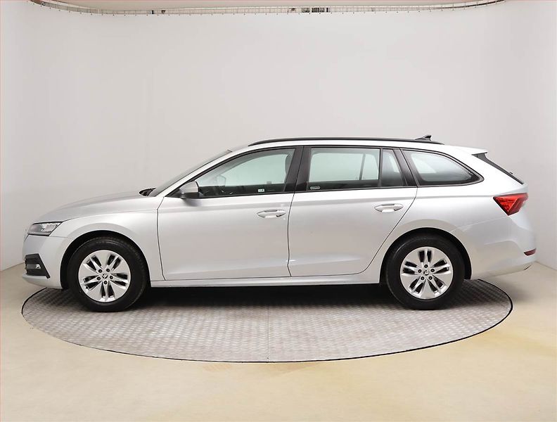 Škoda Octavia (2023) Ambition 2.0 TDI, ČR,1.maj - fotka 3 z 18