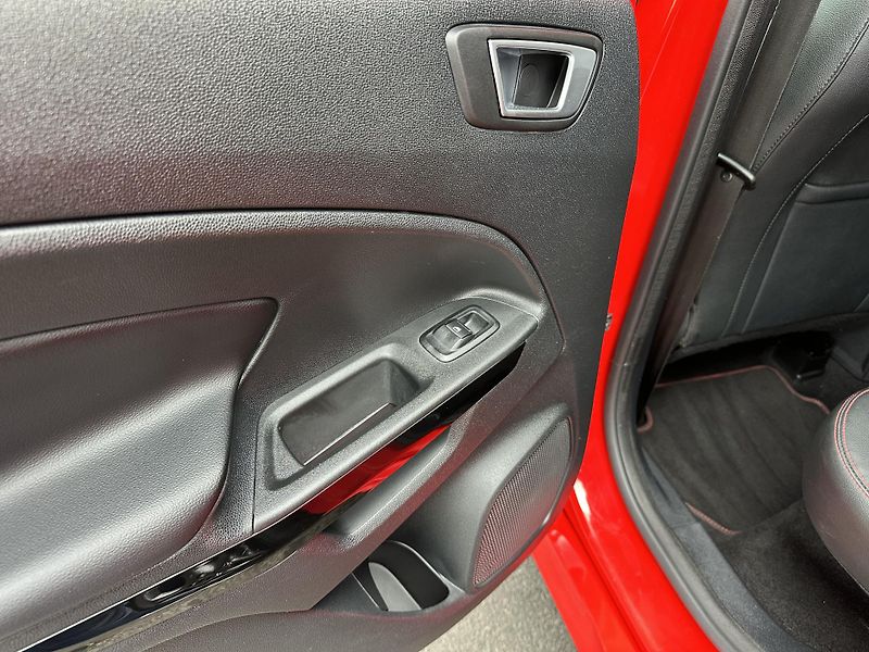 Ford EcoSport (2018) 1.0/92kW * ST-Line * Xenon - fotka 23 z 41