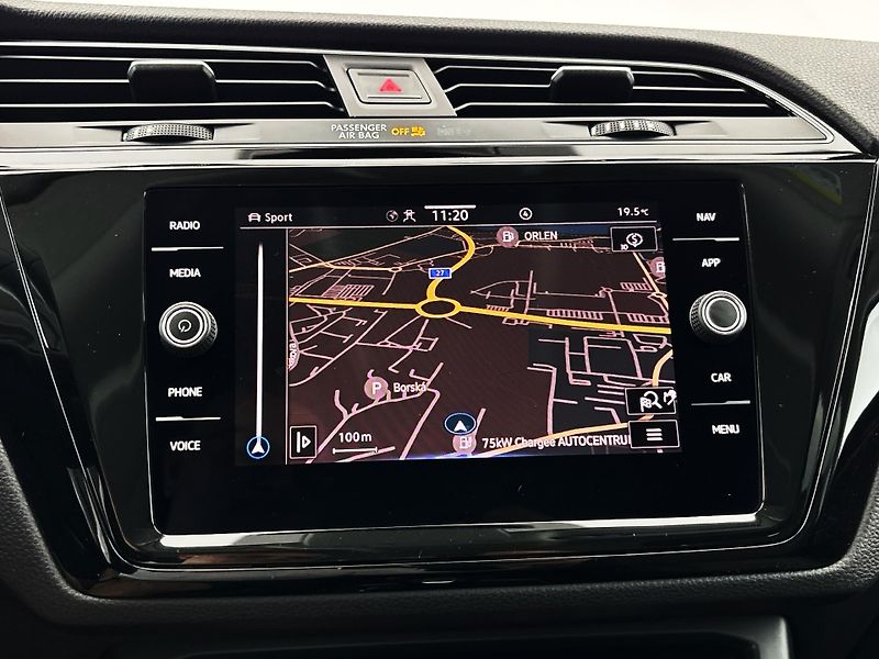 Volkswagen Touran Highline DSG - fotka 24 z 29