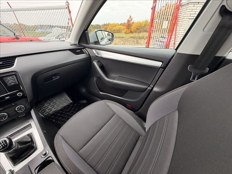 Škoda Octavia 2,0 TDI 110kW 6KVALT - fotka 25 z 32