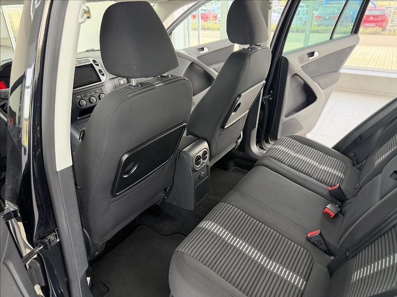Volkswagen Tiguan 2,0 TDI,DSG 4Motion,Sport,CZ - fotka 22 z 24