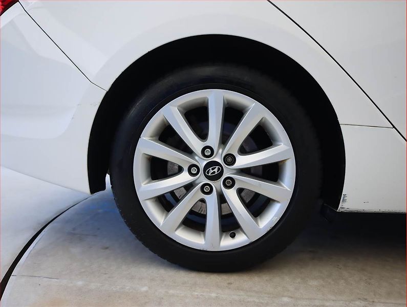Hyundai i40 (2013) 1.7 CRDi, Automat, Navi - fotka 15 z 20