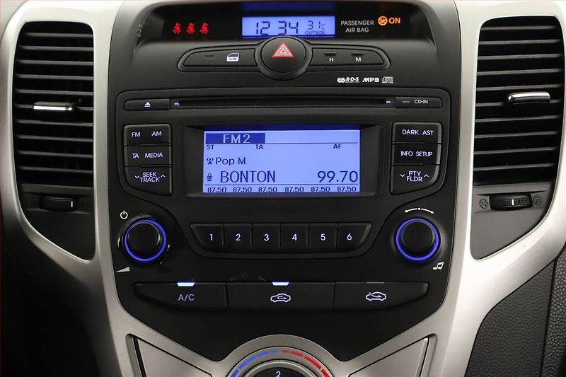 Hyundai ix20 (2013) 1.4 CVVT, ČR,1.maj - fotka 12 z 14