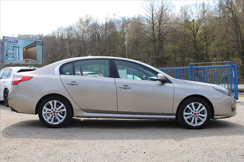 Renault Latitude 2,0 dCi  NOVÉ V ČR,AUTOMAT - fotka 4 z 30