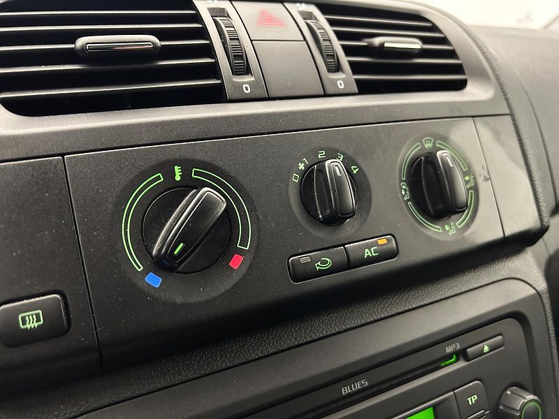 Škoda Fabia 1.2 TSI Ambiente - fotka 10 z 22