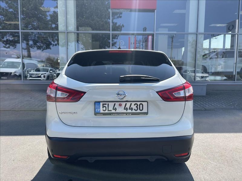 Nissan Qashqai 1,2 DIG-T  Acenta - fotka 7 z 15