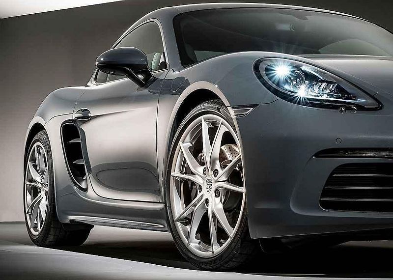 Porsche 718 Cayman a 718 Boxster.