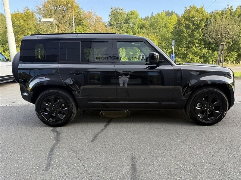 Land Rover Defender (2026) 3,0 110 X-DYNAMIC SE D250 - fotka 6 z 27
