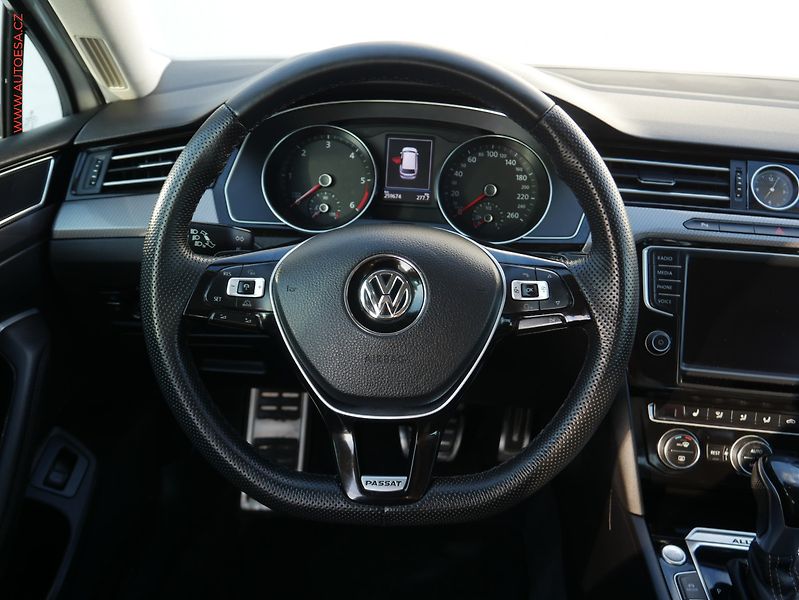 Volkswagen Passat (2016) 2.0 TDi, DSG - fotka 15 z 18
