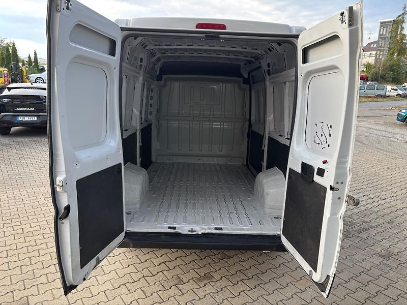Peugeot Boxer (2022) Furgon L2H2 140k MAN6 - fotka 7 z 19
